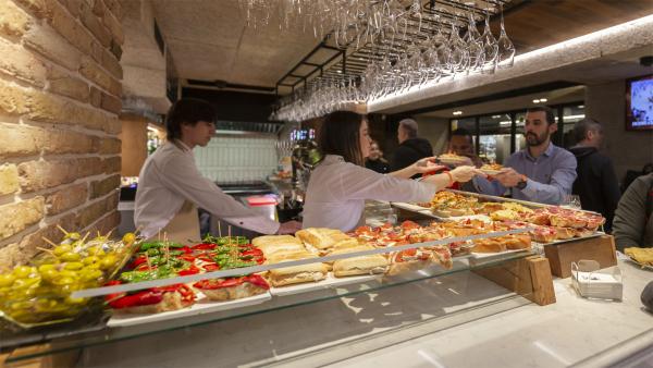 Bar plein de pintxos